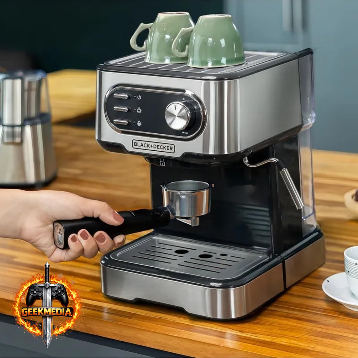Black&Decker Cafeteira Espresso Multifunção Cápsulas e Tradicional 110V
