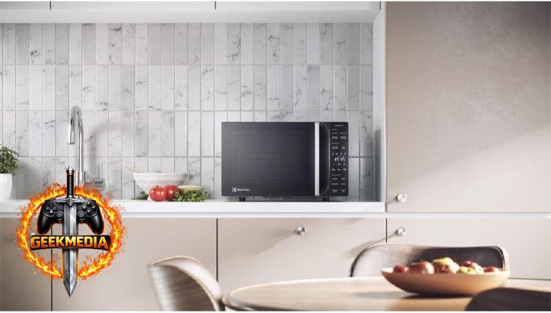 Electrolux Micro-ondas 23L Preto
